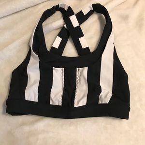 Lululemon size 4 sportsbra